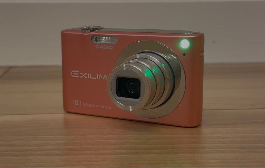 CASIO EXILIM 10.1メガピクセル コンパクトデジタルカメラ