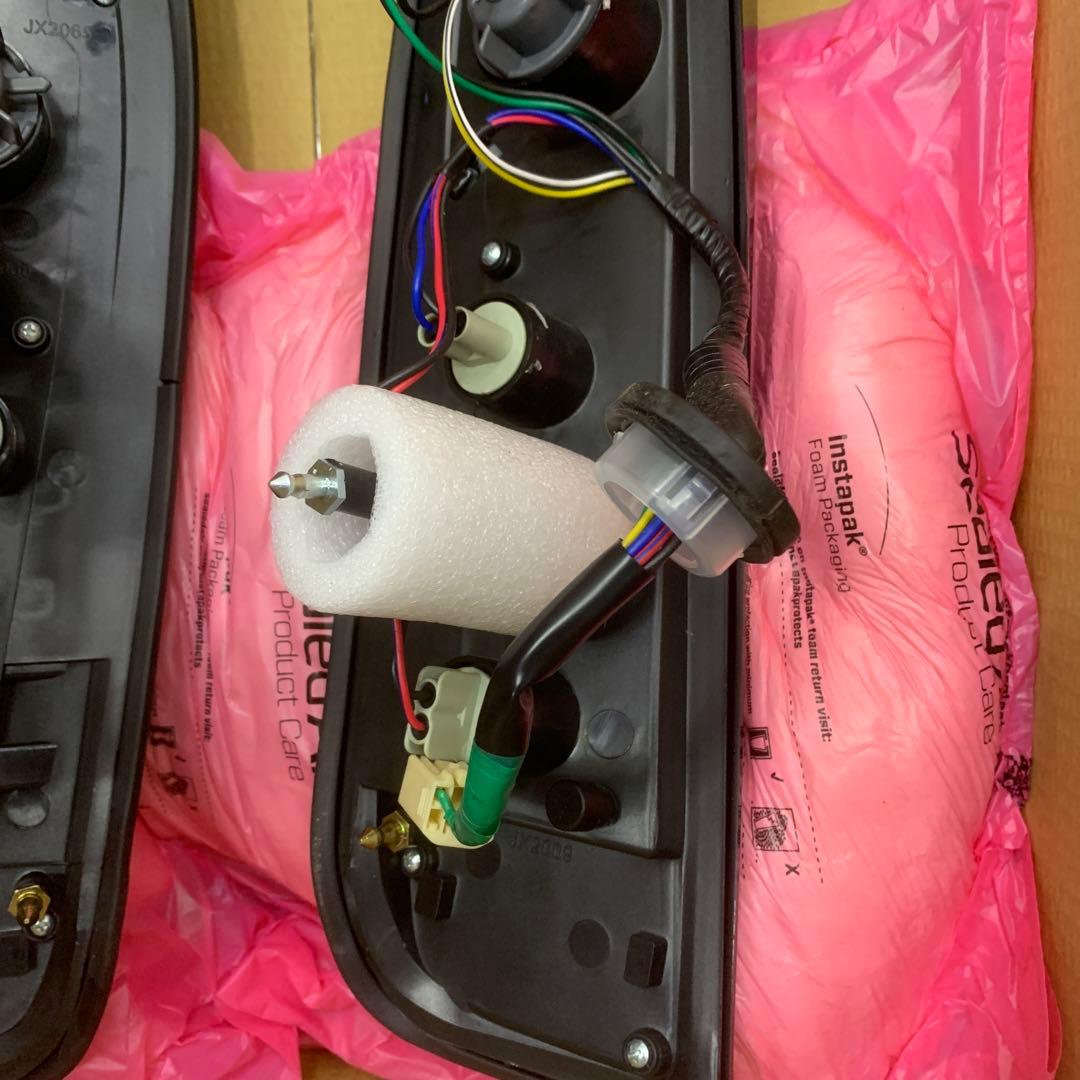 la100s クリスタルアイLEDテールランプ　新品同様品