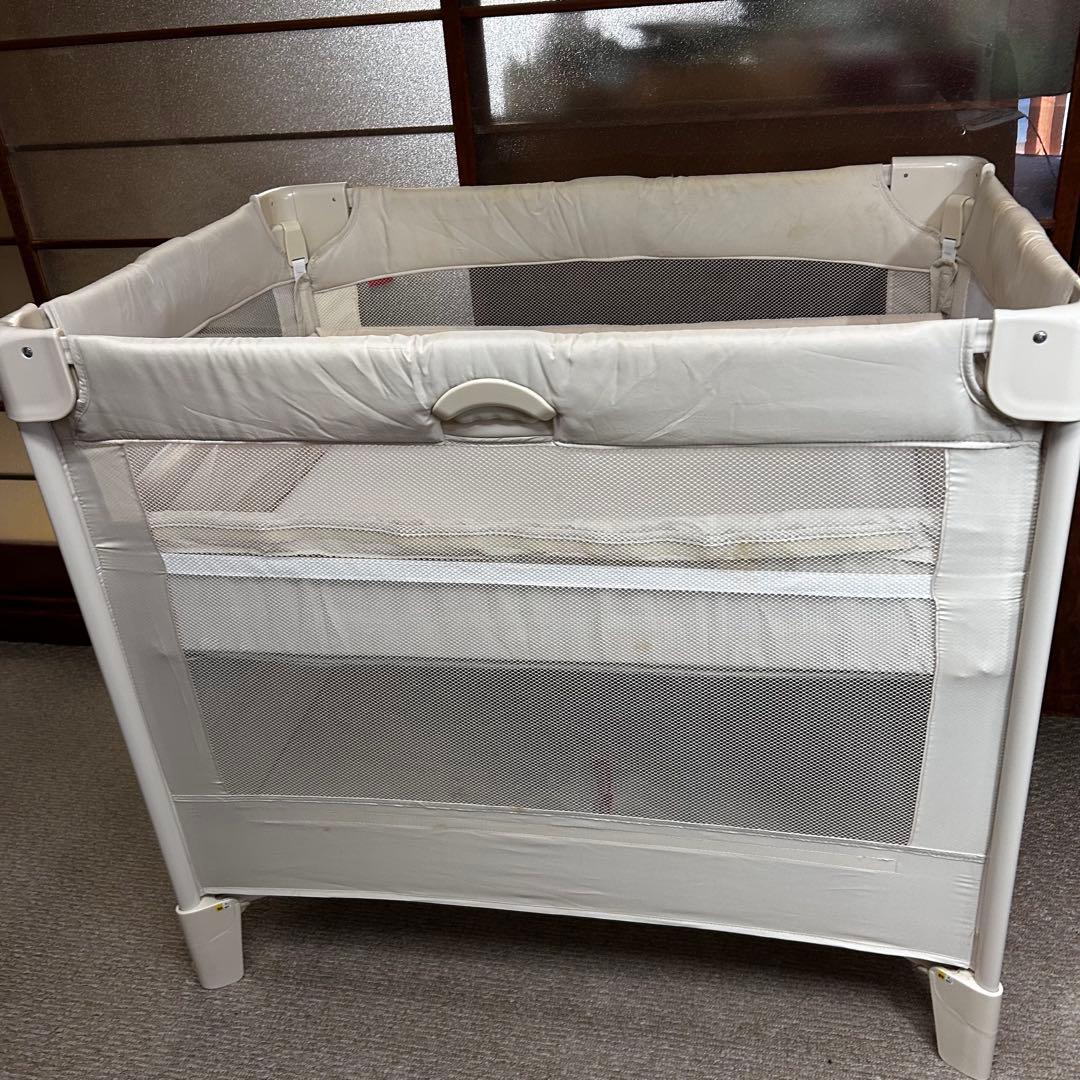 アップリカ ココネルエアー ベビーベッド　ミルクWH　ホワイト