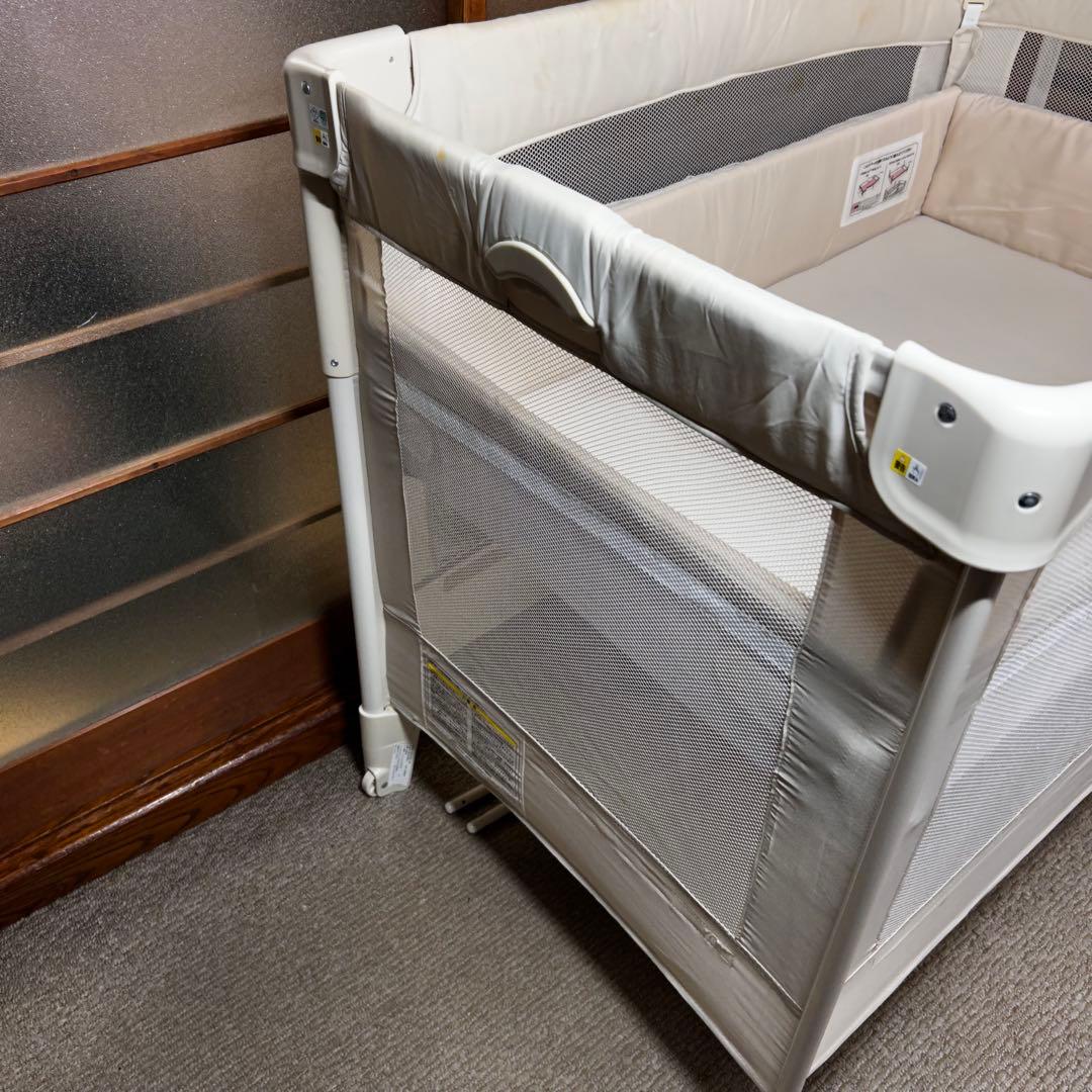 アップリカ ココネルエアー ベビーベッド　ミルクWH　ホワイト