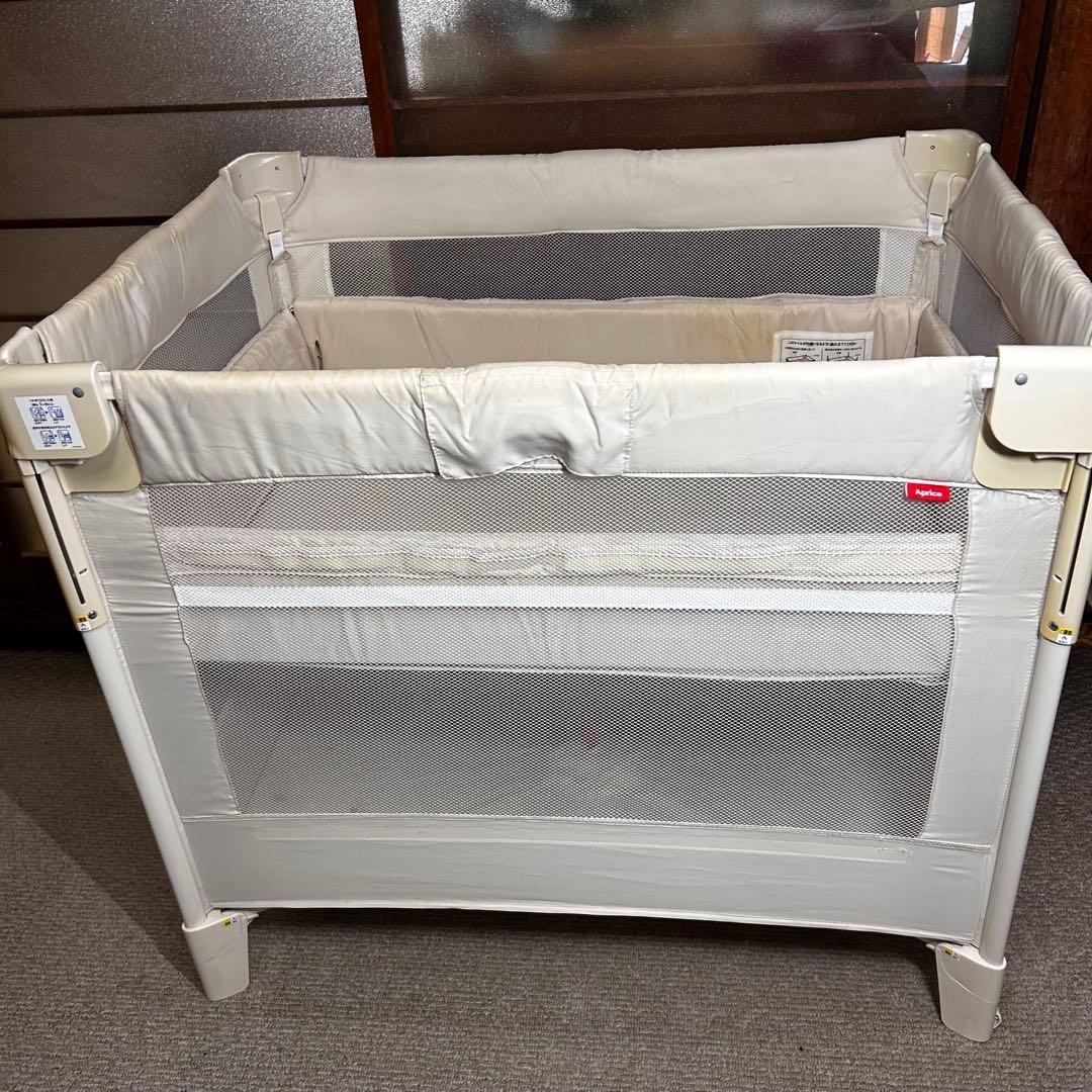 アップリカ ココネルエアー ベビーベッド　ミルクWH　ホワイト