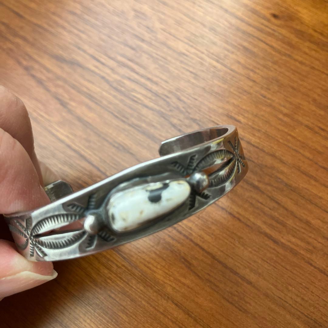 ホワイトバッファロー　バングル