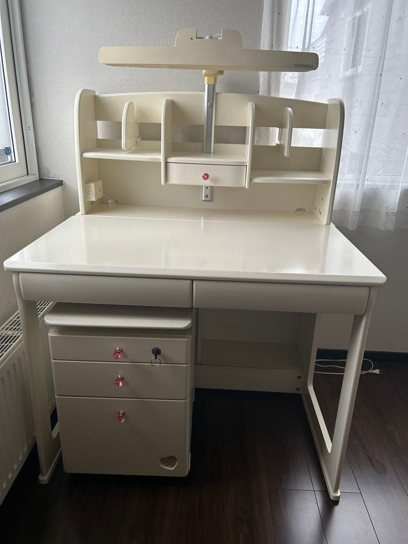 （札幌直接引取限定）くろがねデスク　ホワイト学習机　白ピンク　デスクライト付き