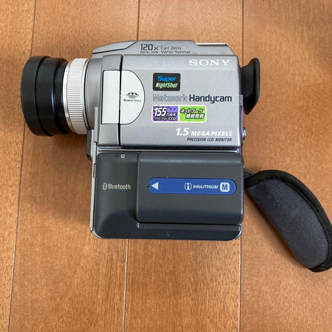 Sony水中用ビデオカメラ『60m防水』ライト付