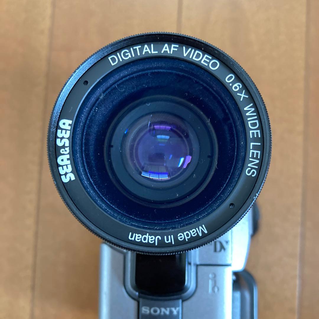 Sony水中用ビデオカメラ『60m防水』ライト付