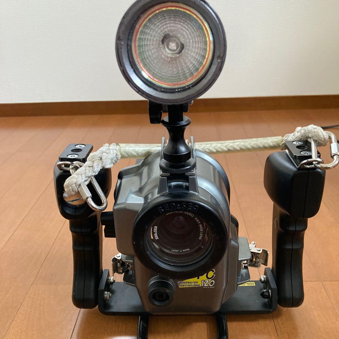 Sony水中用ビデオカメラ『60m防水』ライト付