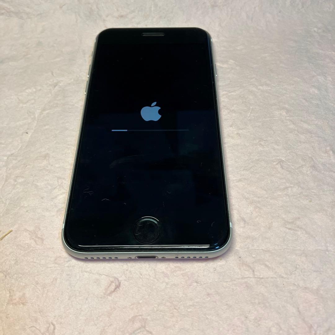 Apple iPhone SE2 第二世代　ホワイト