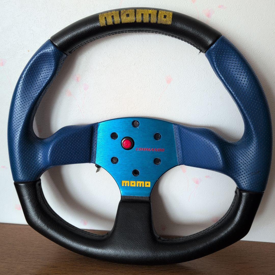 momo スポーティ ステアリングホイール