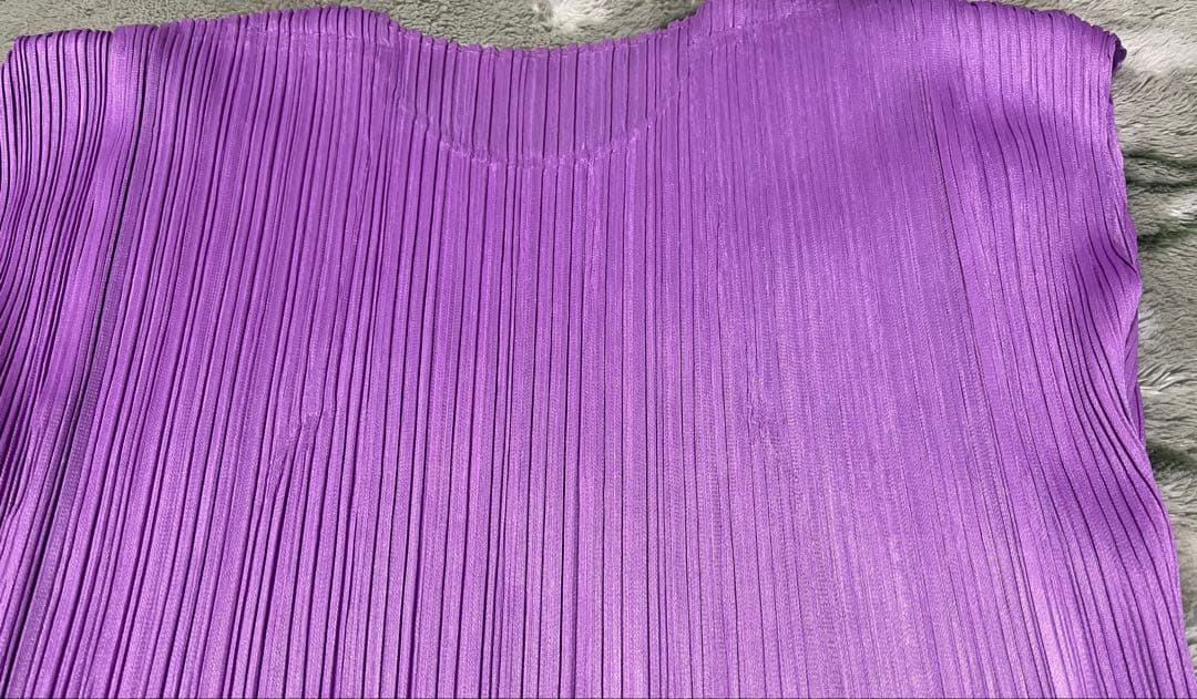 プリーツプリーズイッセイミヤケ トップス　ピンクパープル