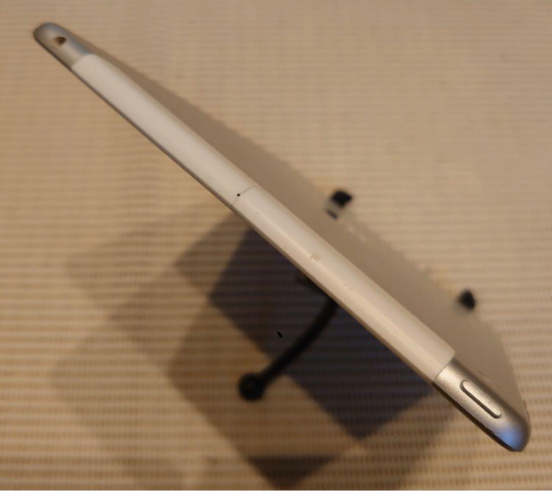 完動品SIMフリーiPad第6世代(A1954)本体32GB送料込TJF8D