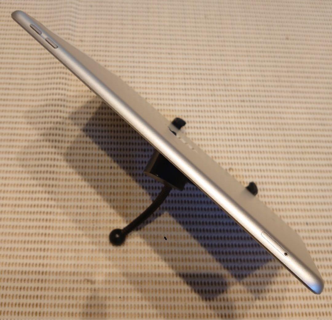 完動品SIMフリーiPad第6世代(A1954)本体32GB送料込TJF8D