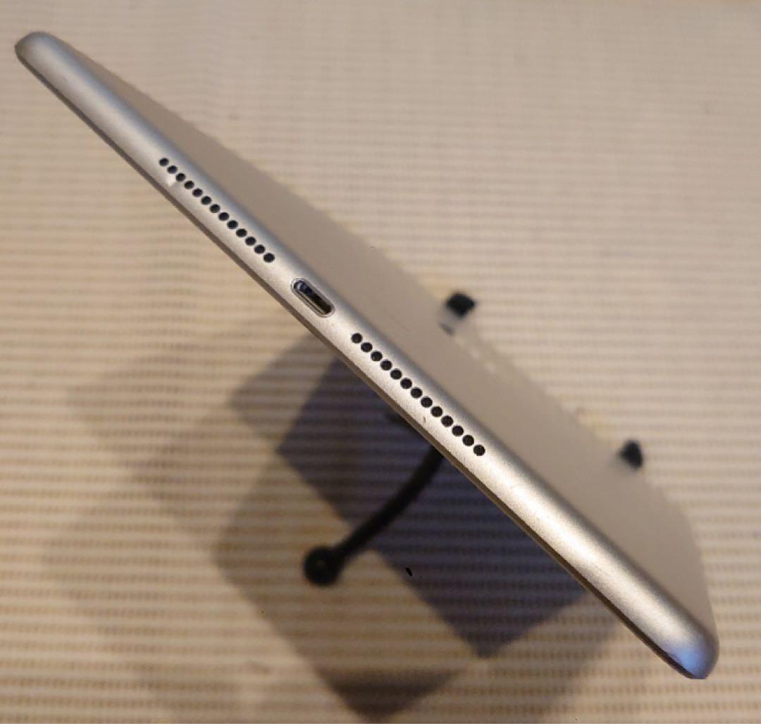 完動品SIMフリーiPad第6世代(A1954)本体32GB送料込TJF8D