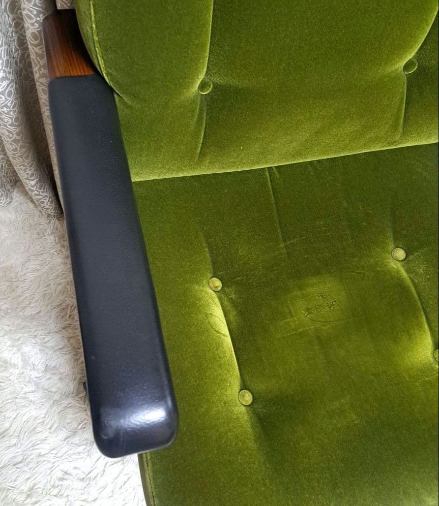 カリモク デスクチェア コロニアル モケットグリーン XC0650GK