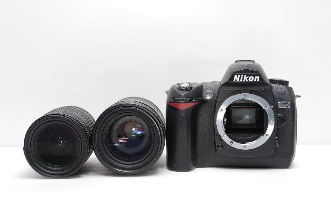 ⭐︎Nikon D70⭐︎ダブルレンズセット 動作良好 良品 バッテリーの持ち◎