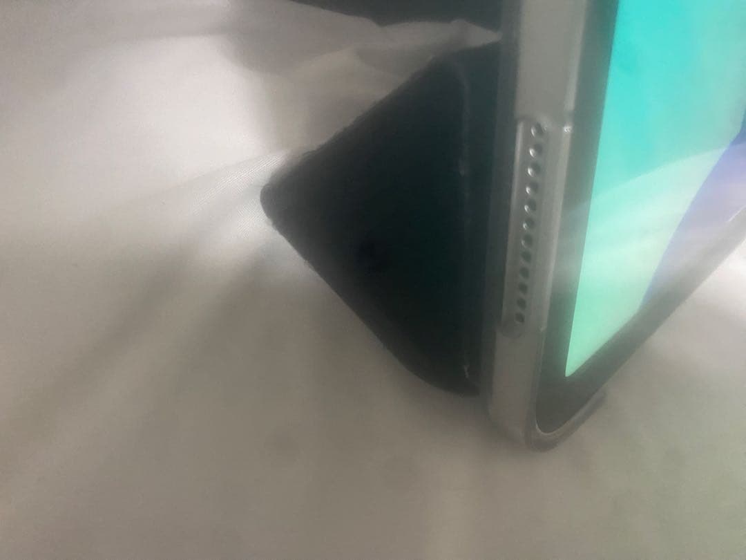 iPad (A16)第11世代 128GB Wi-Fi シルバー ケース付