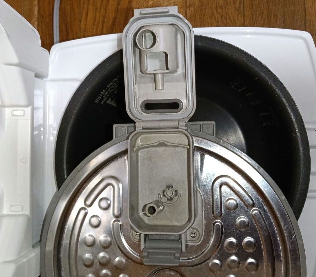 三菱【良品】　5.5合炊き炊飯器。【本炭釜】