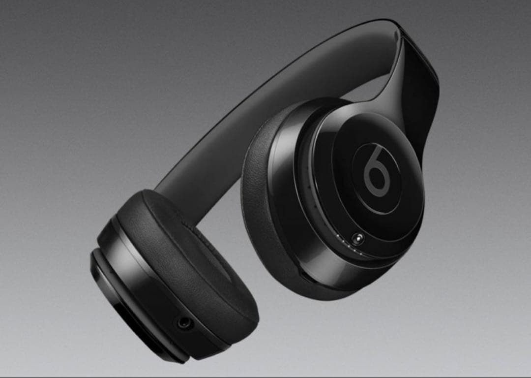 beatssolo3wireless グロスブラック　ビーツヘッドホン