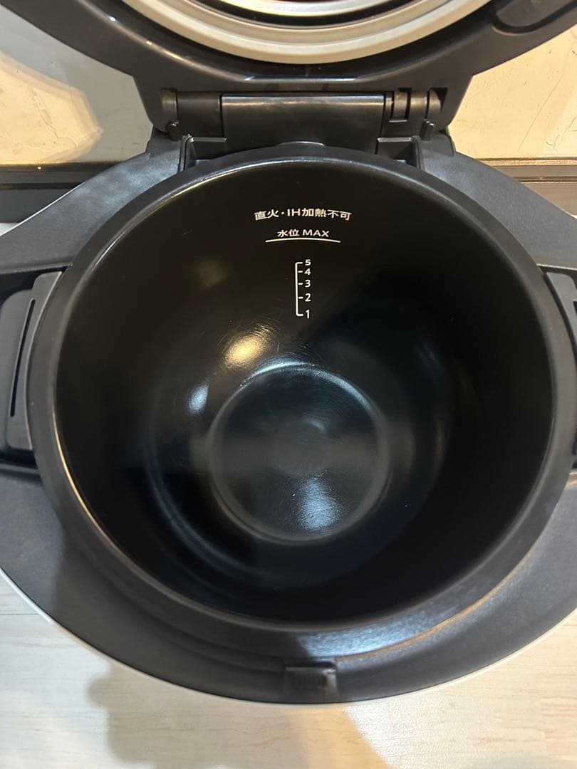 【未使用品】ヘルシオホットクック KN-HW24F-W