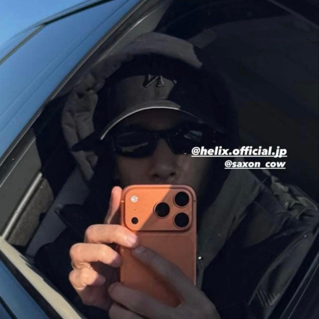 helix LOGO SUNGLASSES BLACK io着用