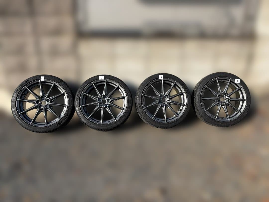 ZD8 純正 18インチx7.5J ホイール&タイヤ（215/40R18）