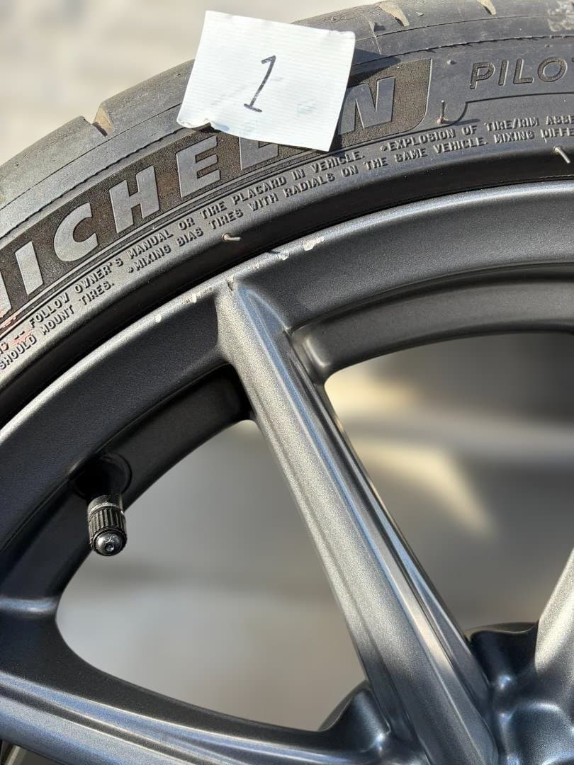 ZD8 純正 18インチx7.5J ホイール&タイヤ（215/40R18）