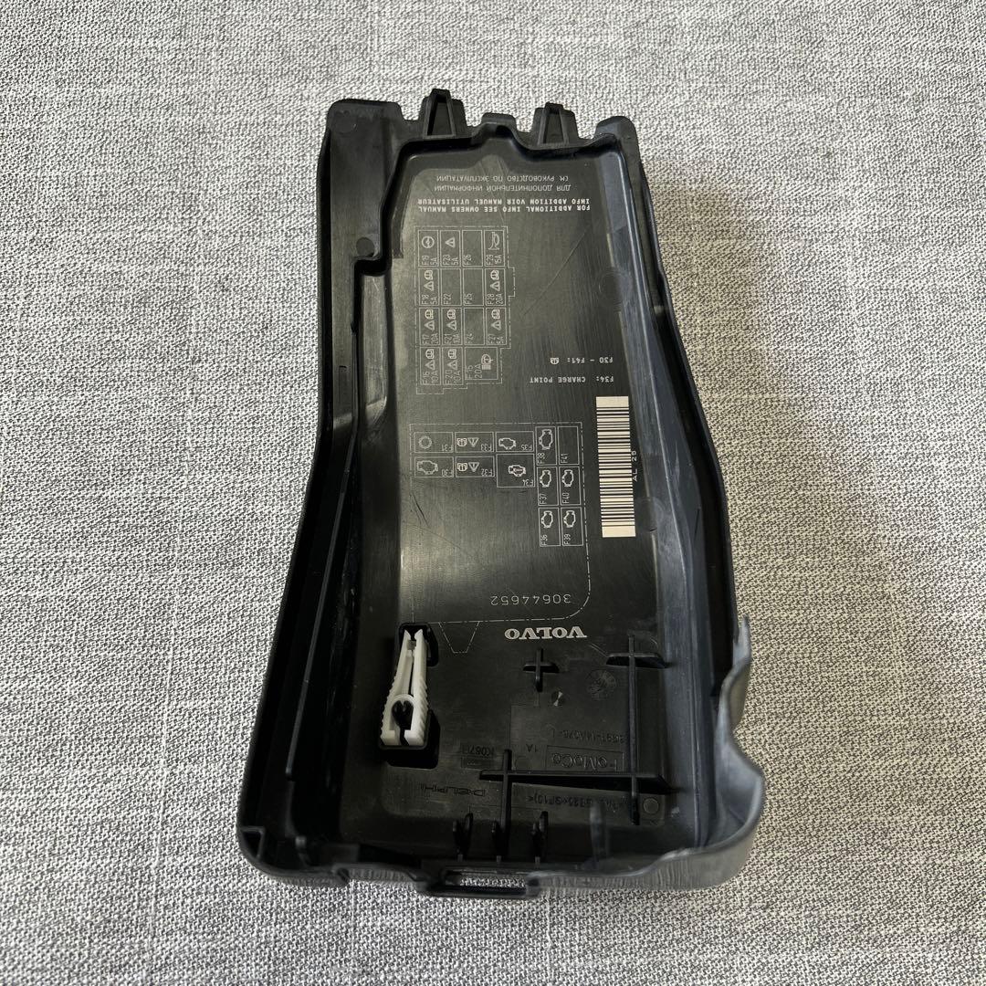 ボルボ、希少Volvo B6304Tエンジン用ヘッドカバー他６点セット