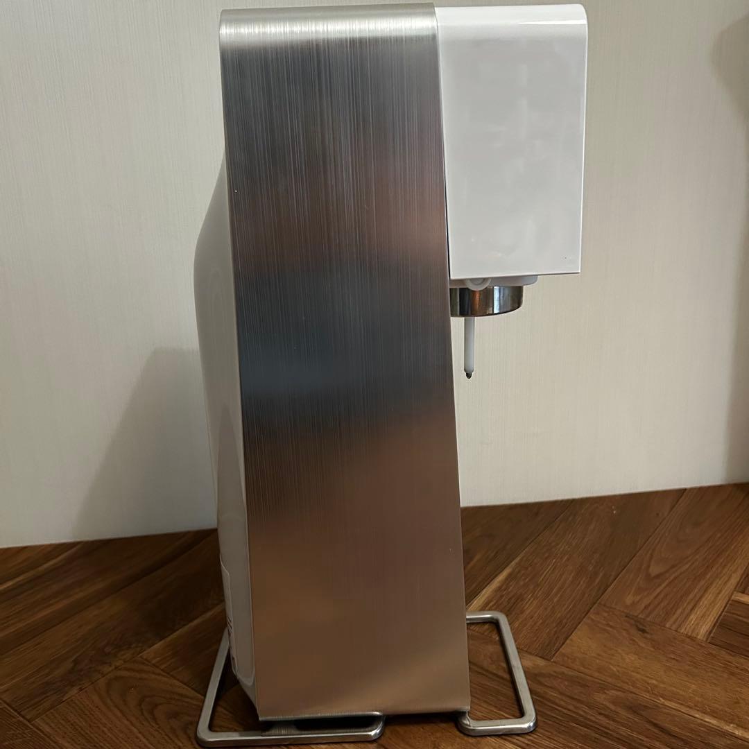 【中古美品】ソーダストリーム　ソースパワー　白　※本体＋電源アダプターのみ※