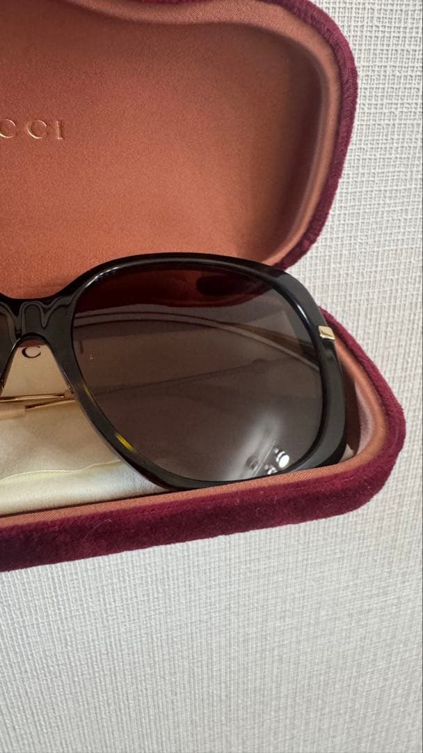 GUCCIサングラス