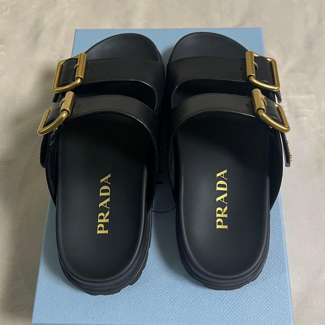 【カイちゃん様】極美品！PRADA 三角プレート ロゴ サンダル ブラック 36