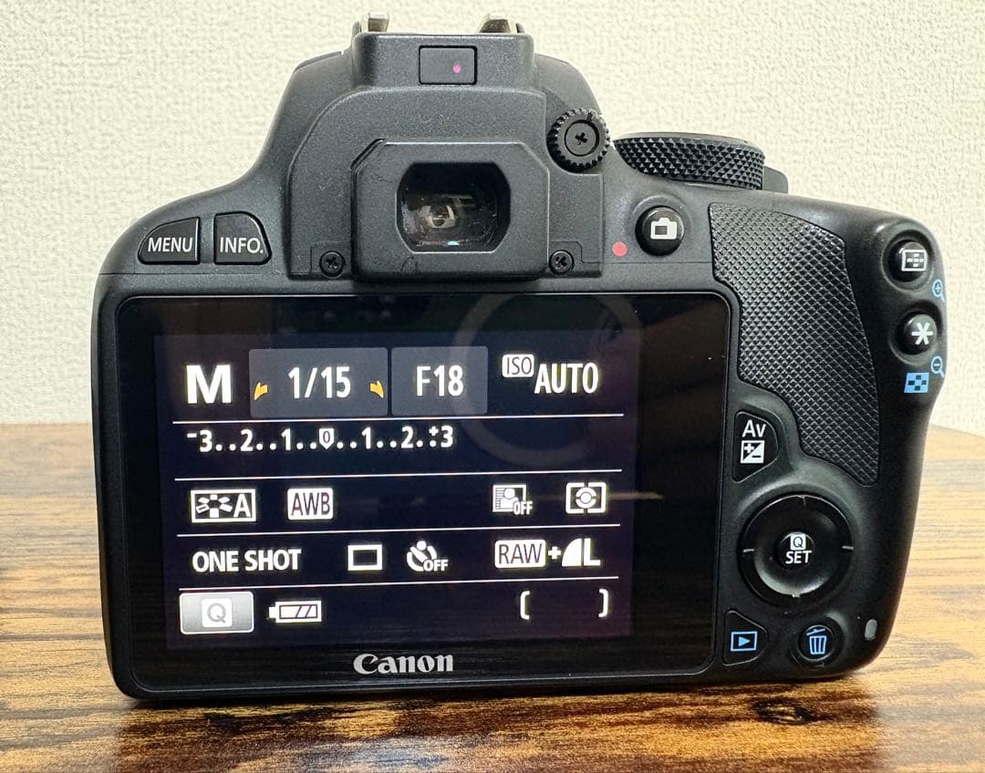 Canon デジタル一眼レフカメラ EOS Kiss X7 レンズ3本セット