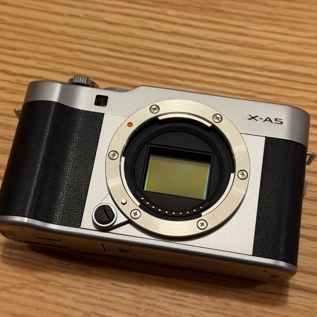Fujifilm X-A5 レンズキット ミラーレス一眼