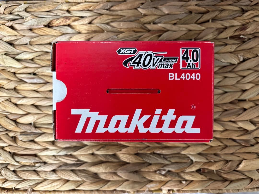 Makita 40V max バッテリーBL4040 新品