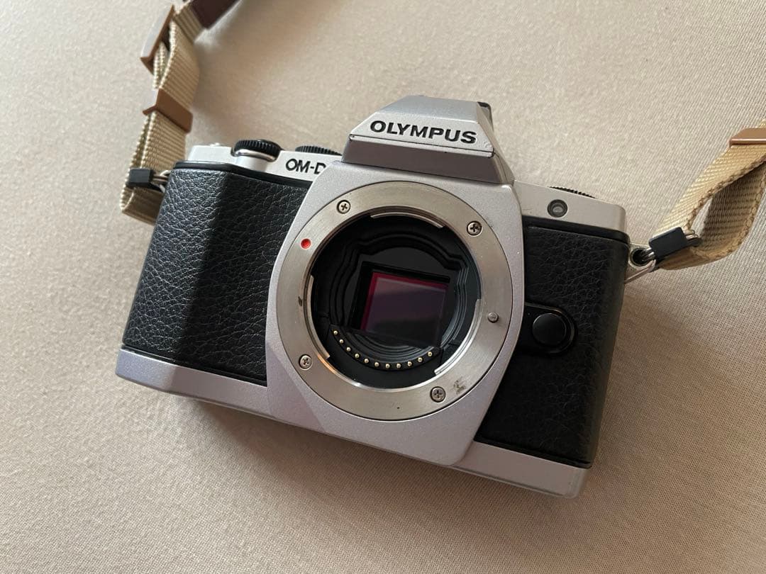 Olympus OM-D E-M5ミラーレスカメラ　ジャンク