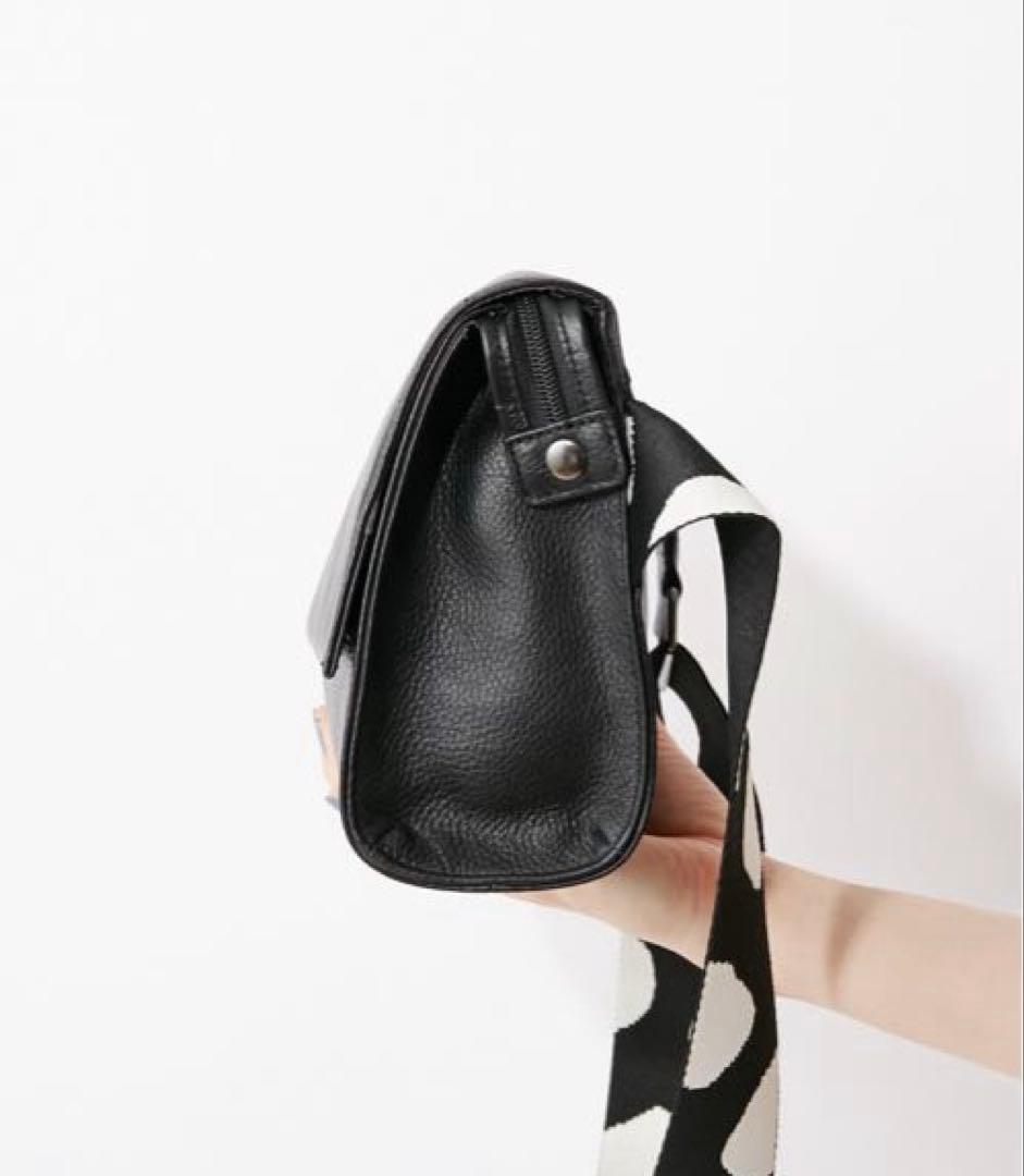 本革470g ワイドテープショルダーボディバッグ ear PAPILLONNER