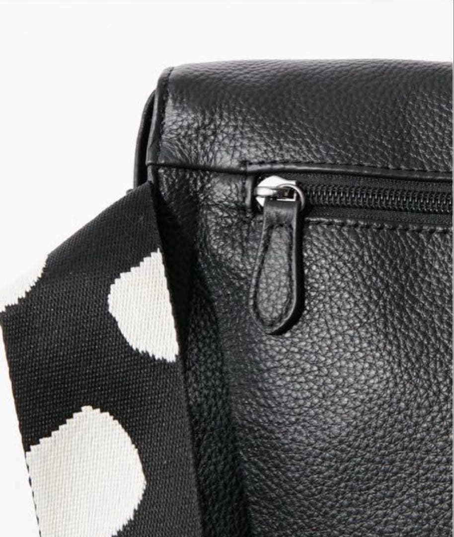 本革470g ワイドテープショルダーボディバッグ ear PAPILLONNER