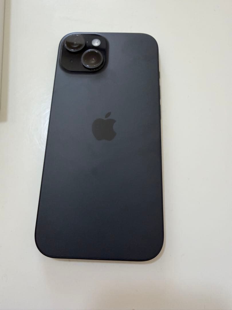 Apple iPhone 15 ブラック 本体　128GB