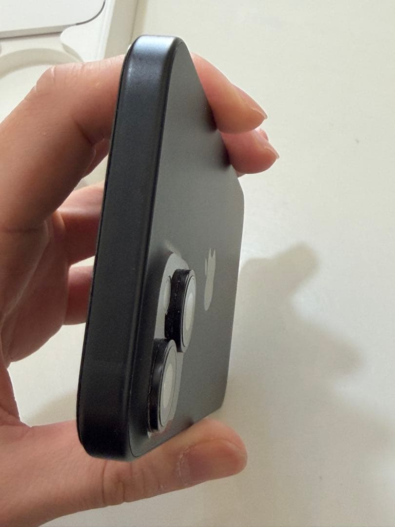 Apple iPhone 15 ブラック 本体　128GB