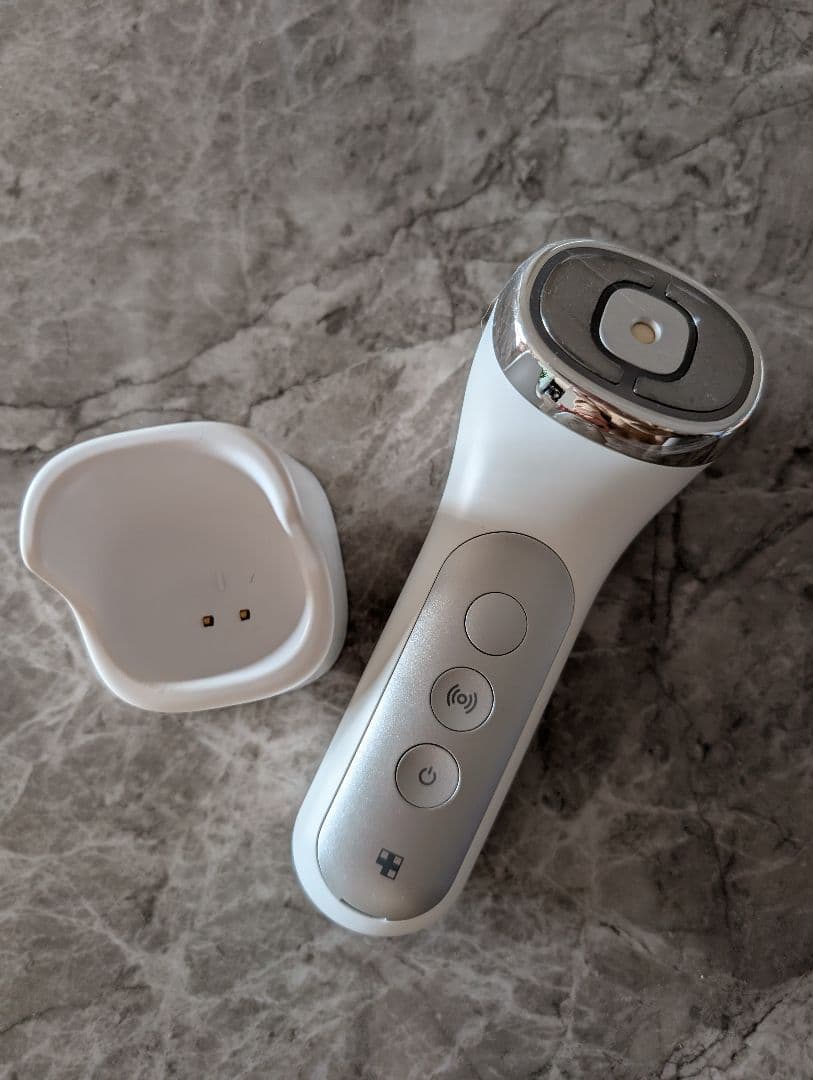 最終値下げ ほぼ新品 メディキューブ:美顔器セット（98000円相当）