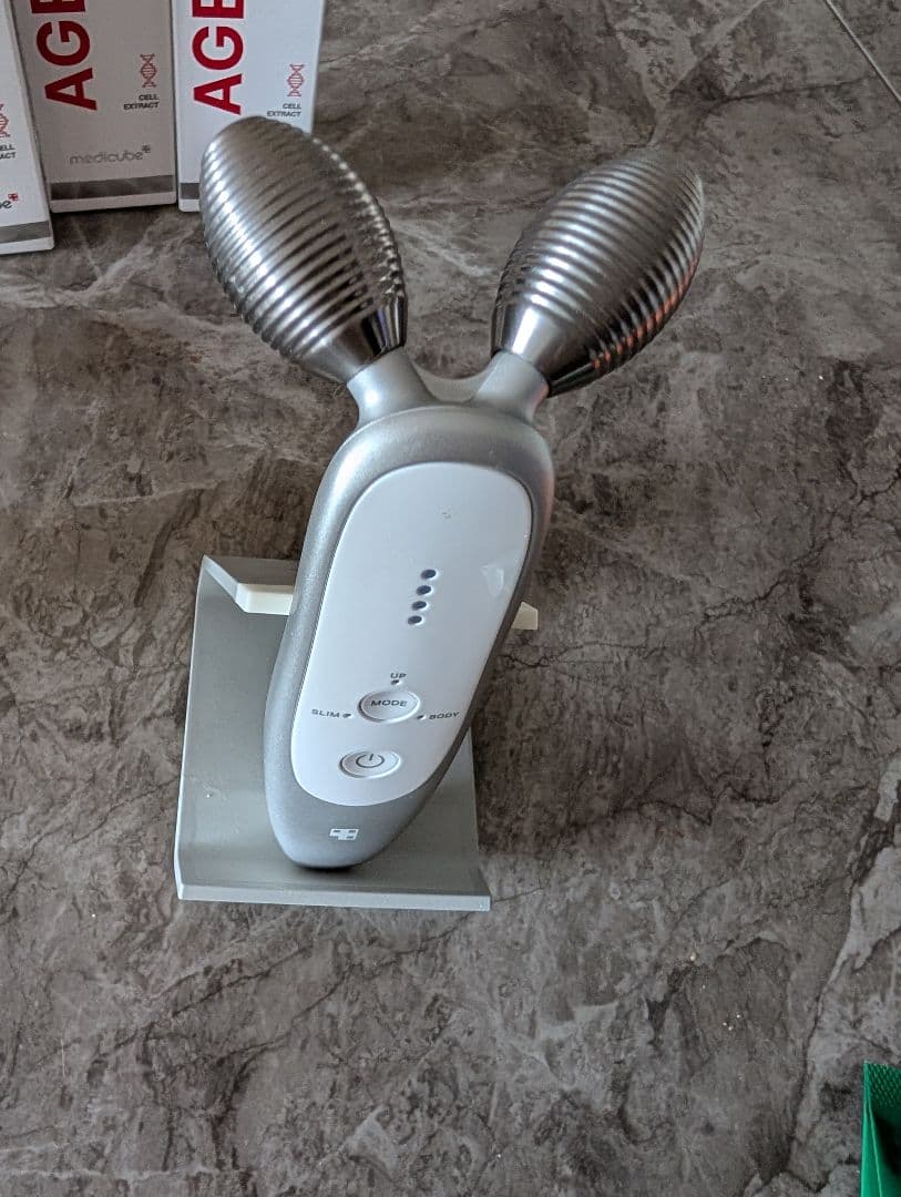 最終値下げ ほぼ新品 メディキューブ:美顔器セット（98000円相当）