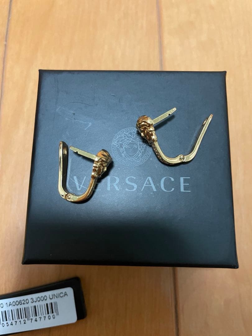 VERSACE ゴールド メデューサ　片耳