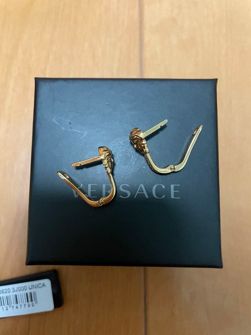 VERSACE ゴールド メデューサ　片耳