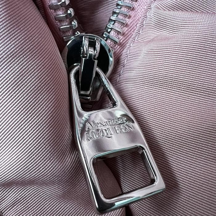 A*K様 アレキサンダーマックイーンのボンバージャケット　ロゴ入り　コート