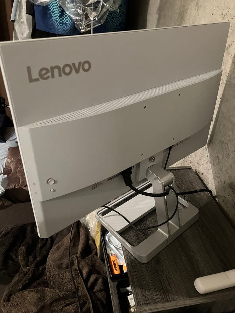 【美品/新品購入後５か月位使用】【Lenovo】 L24i-40 モニター