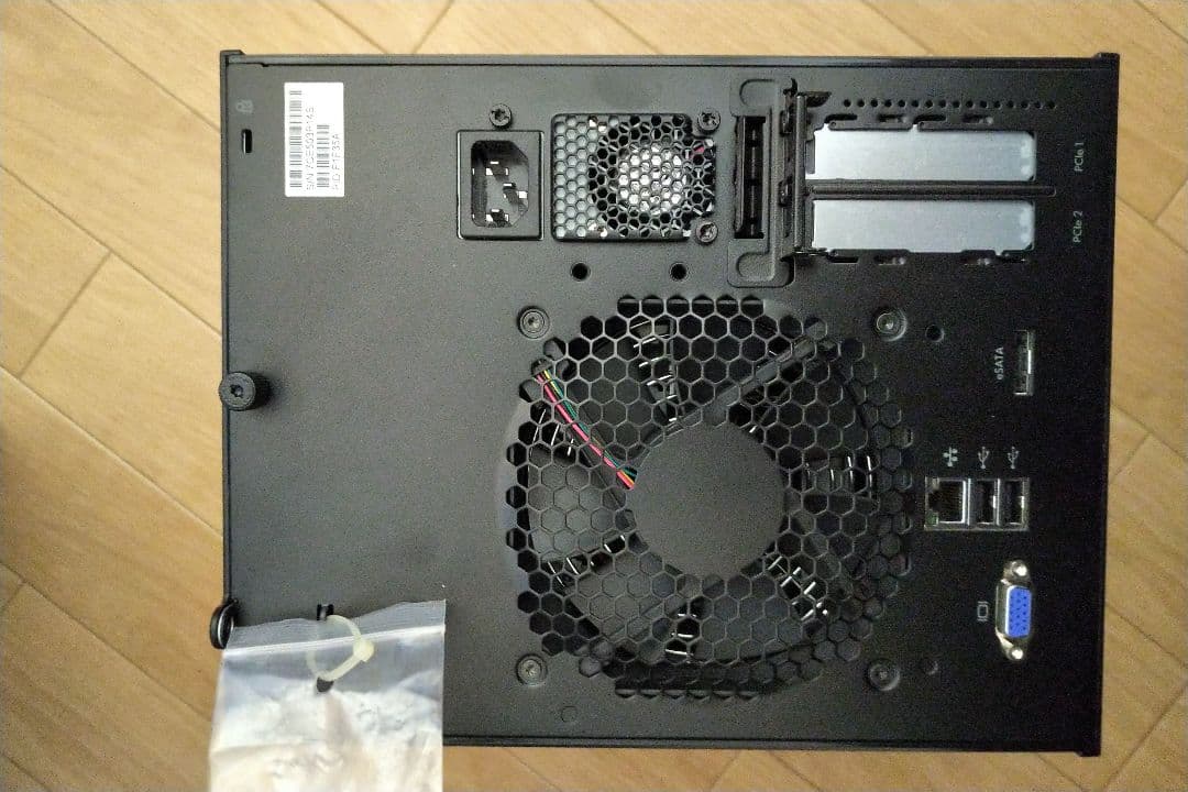 サーバー HP Proliant microserver 15TB