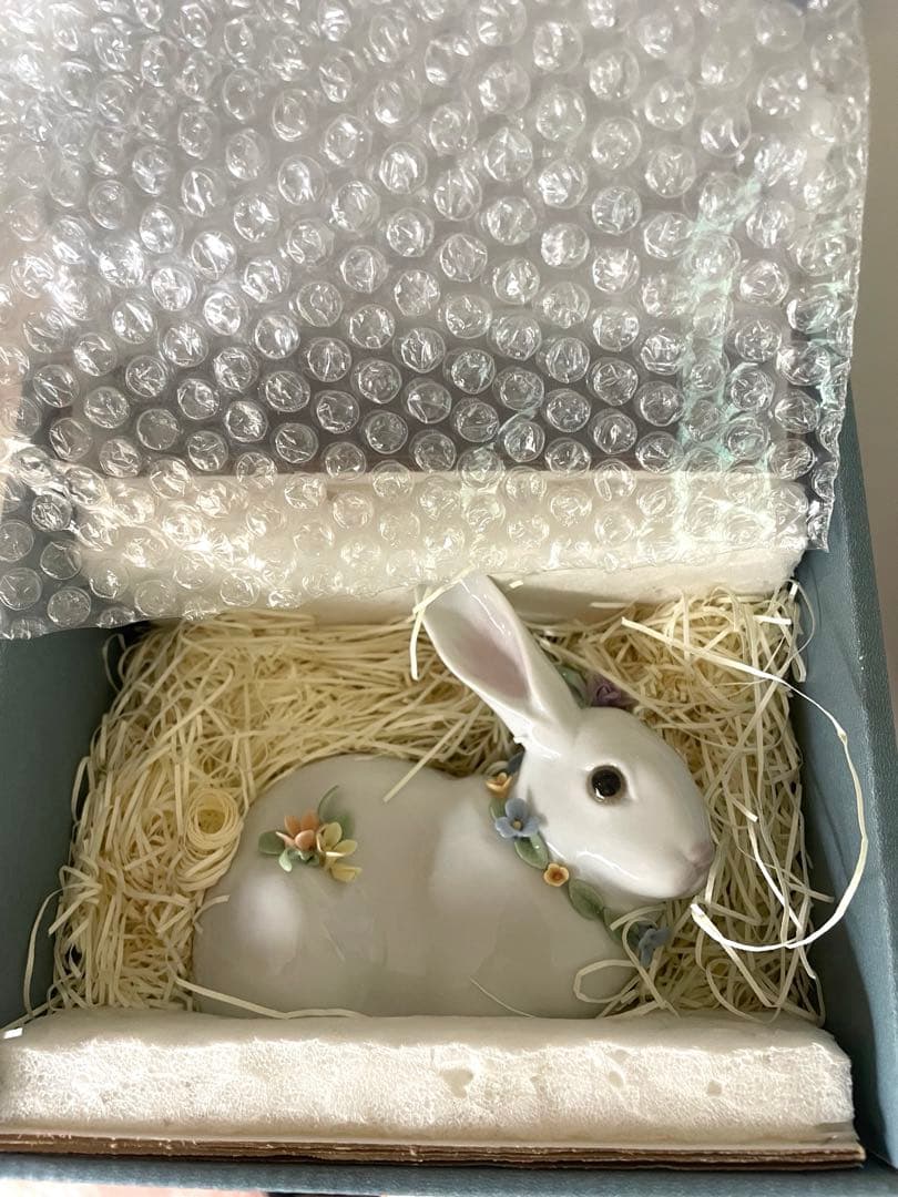 卯年　新品　リヤドロ　LLADRO 花飾りの白うさぎ
