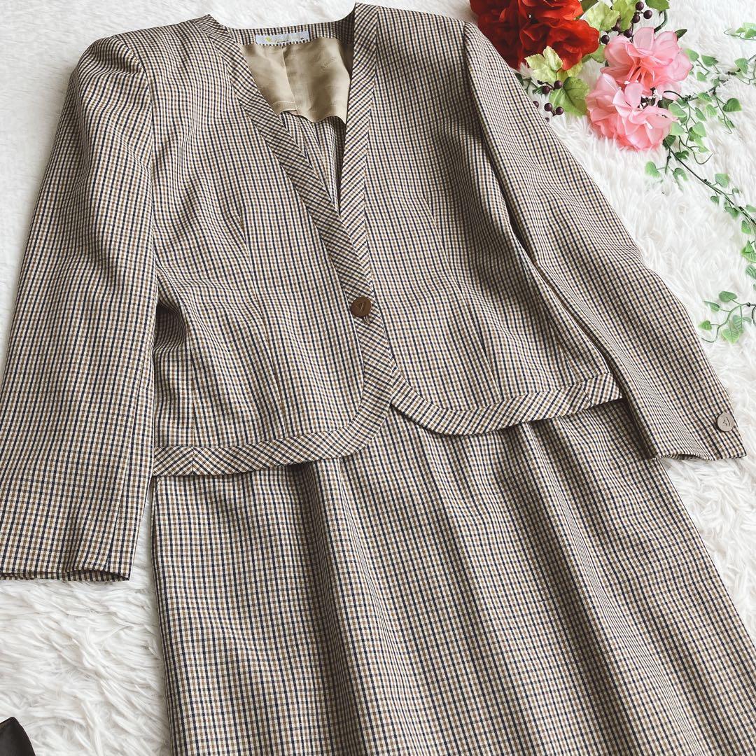 アクアスキュータム★クラブチェック総柄 ノーカラースカートスーツ ロングスカート