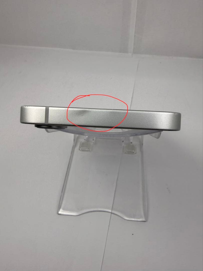 iPhone16e 128GB ホワイト　海外版　SIMフリー　SIMロック無し