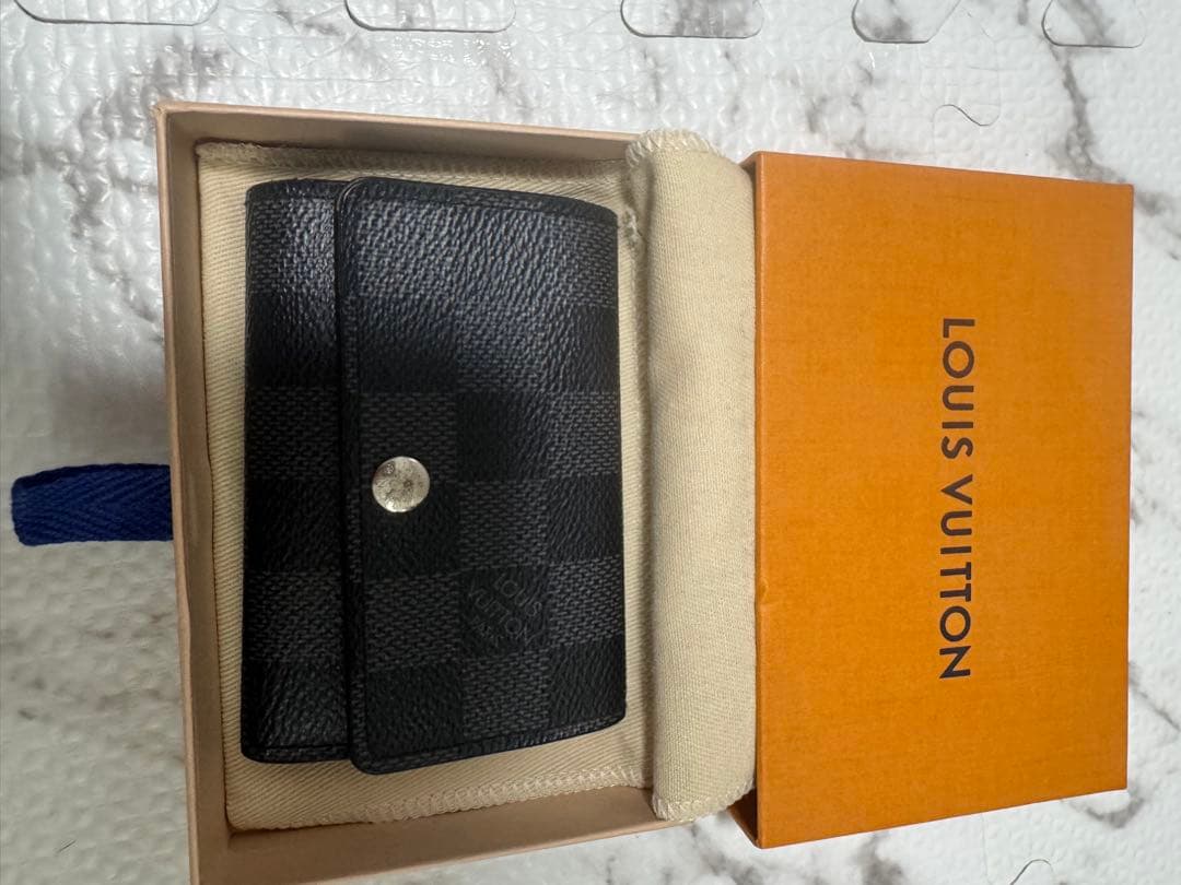 LOUIS VUITTON エピレザー ブラックキーケース