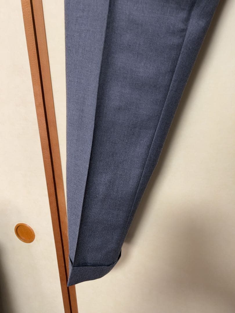 インコテックス　ウール　ライトグレー スラックス　裾ダブル　秋冬物