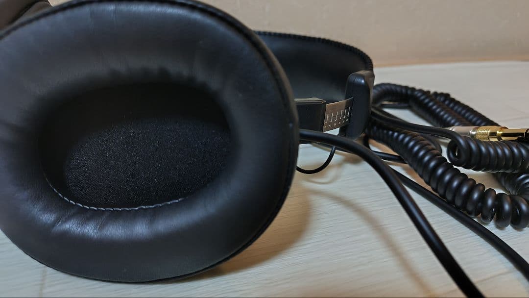 SONY　有線ヘッドホン　MDR-V6